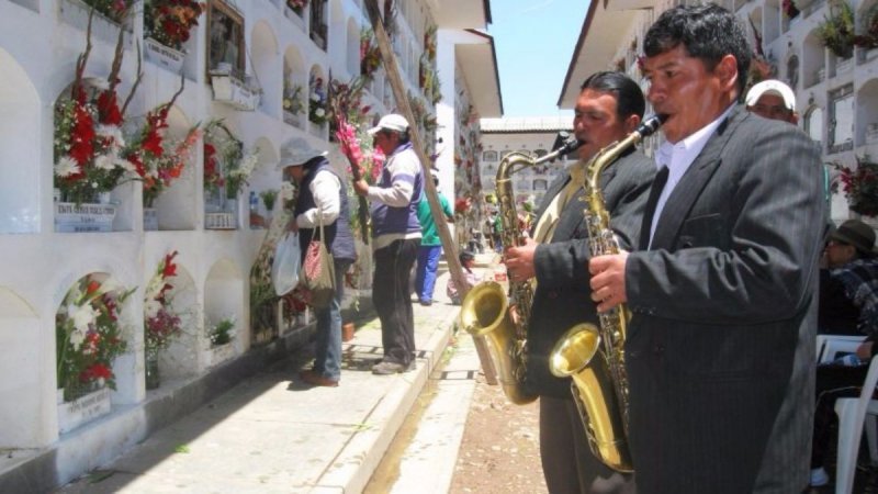 Día de los Vivos y Muertos en Cusco: Tradiciones y Celebraciones